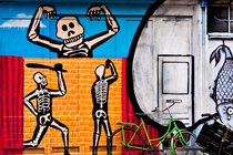 Skeletons, graffiti in Spui, Amsterdam