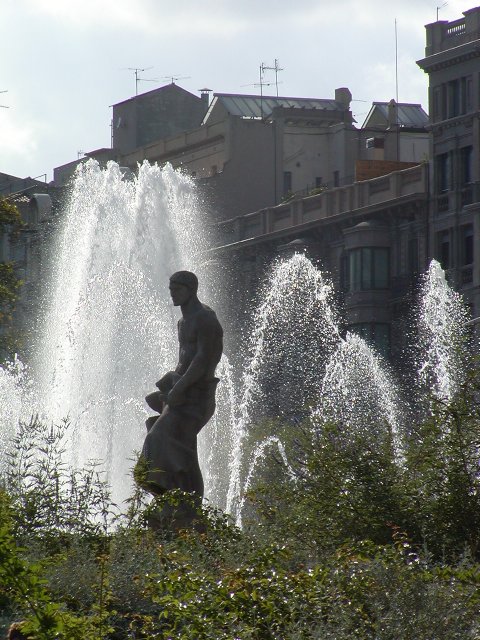 Placa de Catalunya fountains