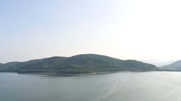 Wide Lake View